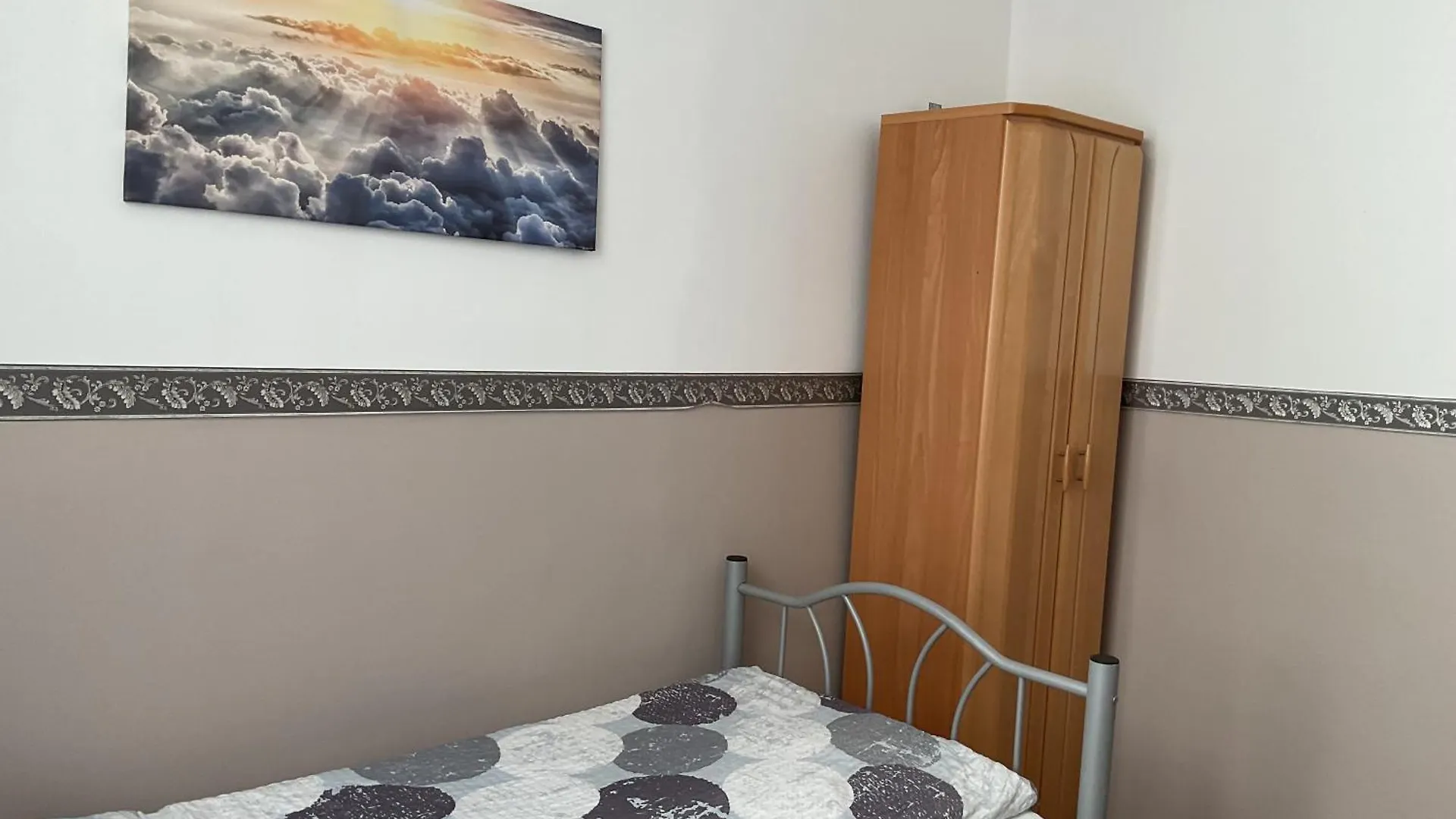 Hostel Pension&Hostel Anna - Monteurzimmer Munich Germany