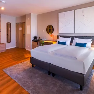 3* מלון Ramada Encore By Wyndham Messe