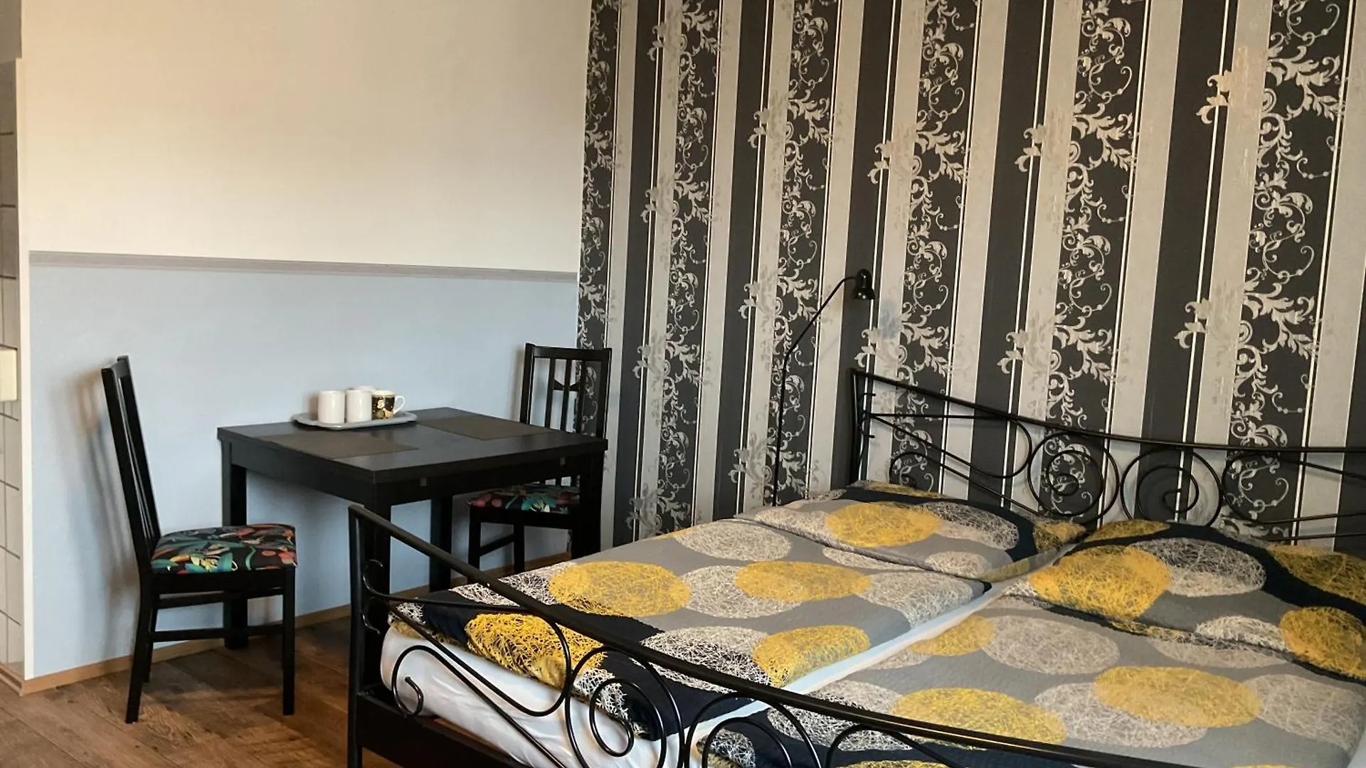 Hostel Pension&Hostel Anna - Monteurzimmer Munich